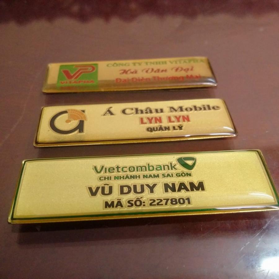Bảng tên ăn mòn