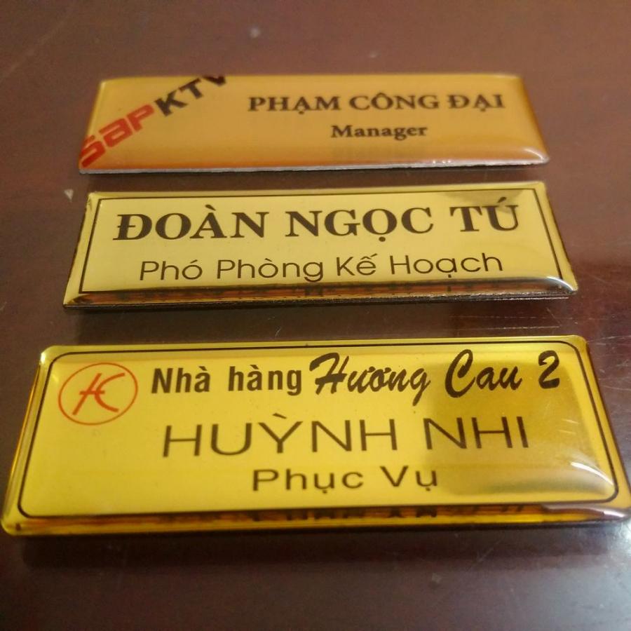 Bảng tên nhũ đồng in uv