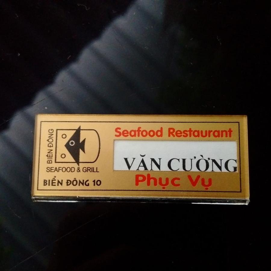 Bảng tên mica nhũ đồng